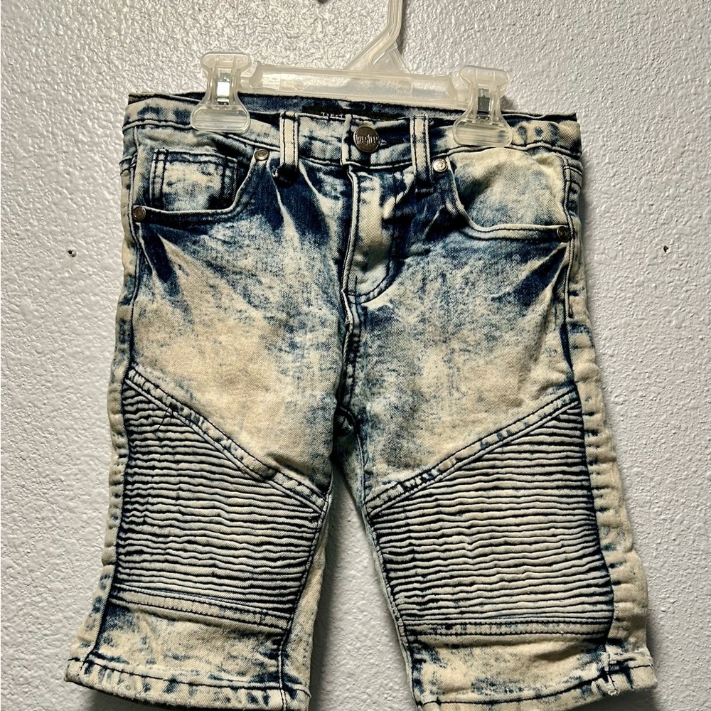 Stylish Denim Shorts with Ribbed Detail